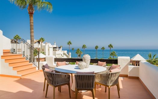 Luxury Penthouse in Bahía del Velerín – Exclusive Seafront Living Between Marbella and Estepona