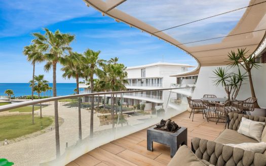 Luxury Apartment in The Edge, Estepona – Frontline Beach with Sea Views