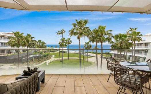 Luxury Apartment in The Edge, Estepona – Frontline Beach with Sea Views